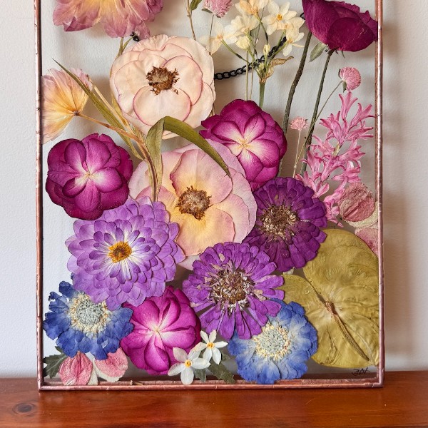 Brighly coloured bouquet preservation