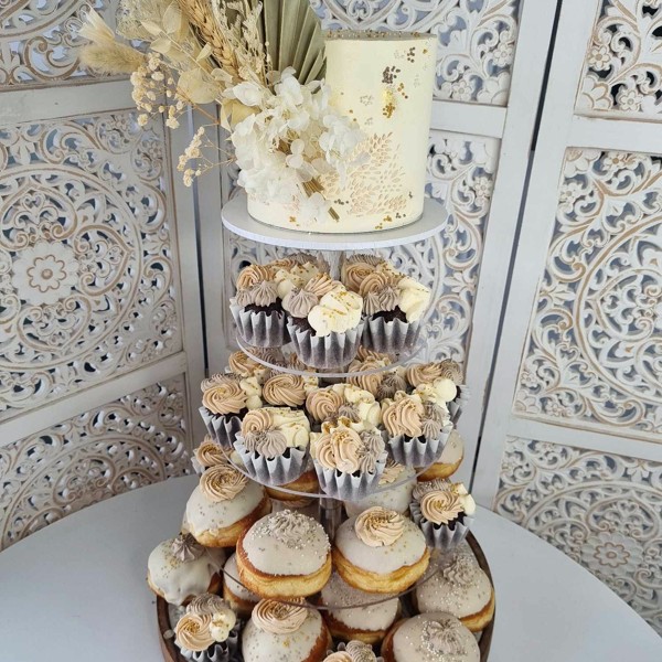 Cake & Cupcakes/donut towers