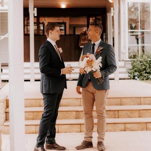 Man Chat's at Maleny Manor