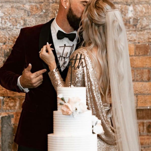 Combed buttercream wedding cake _ Deelish Cake Creations