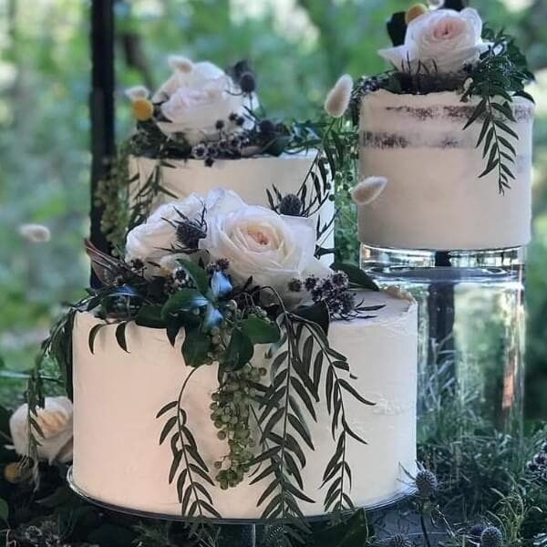 Cascading wedding cake_Deelish Cake Creations