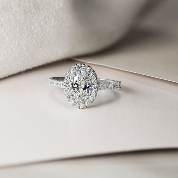 white-gold-oval-cut-diamond-engagement-ring