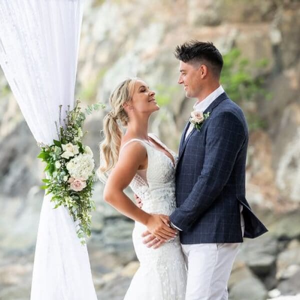 Rebecca & Scott - Daydream Island - Lovers Cove - Photo Credit: Brooke Miles Photography