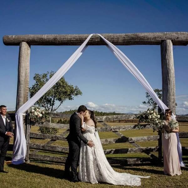 Rachel & James - The Creek Whitsundays - Photo Credit: Nadine Kemp Photography