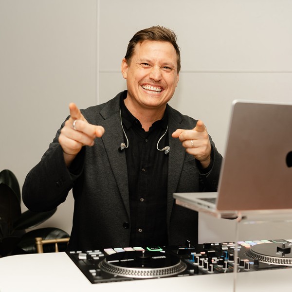 DJ Joe Barrs @ Crown Plaza Hawkesberry