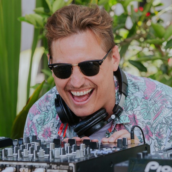 DJ Joe Barrs Sydney Wedding DJ