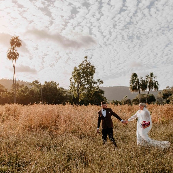 Country Charm Hayley & Jake  #Whiteimages