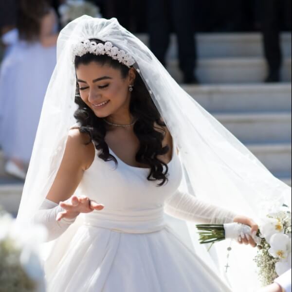 Exquisite bridal hair