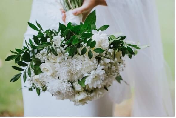 White seasonal bouquet