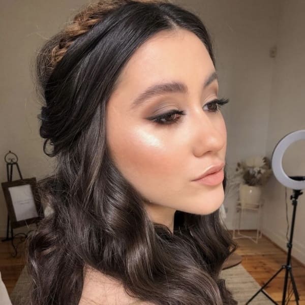 Clean makeup with matte eyes