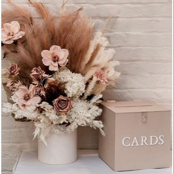 Wishing well details