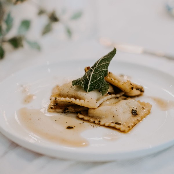 Ravioli Ricotta in a burnt butter & sage sauce. (v)