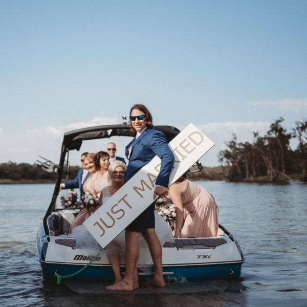Damien & Claire married at Willow & Ivie - Murray River lovers - Photo by Essie and Elsie