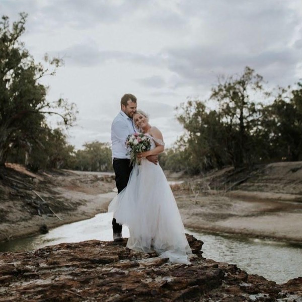 Kelly & Mitch married at “Lelma Station” on the Darling River - Photo by Essie & Elsie