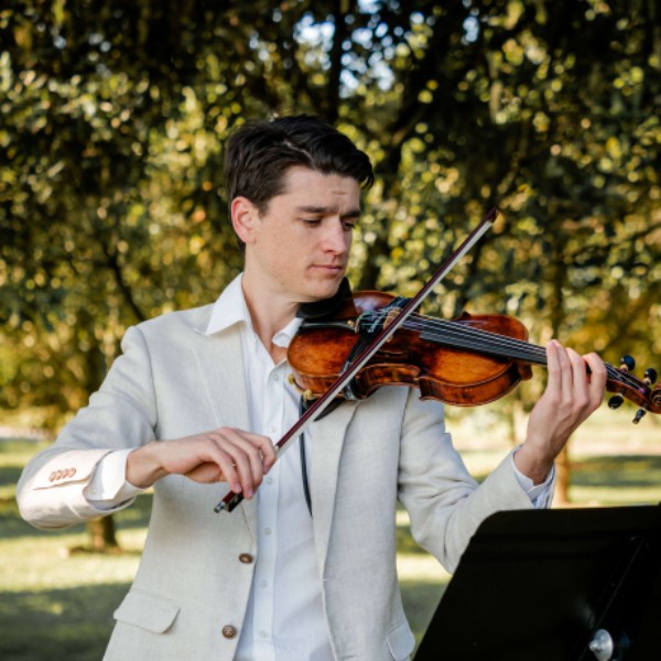 Tides Estate Byron Bay Wedding Violinist