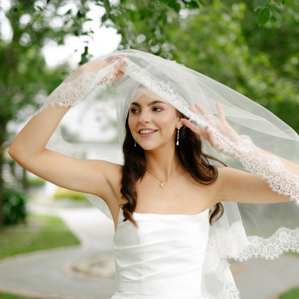 Bride Under Veil Daly Waters Garden