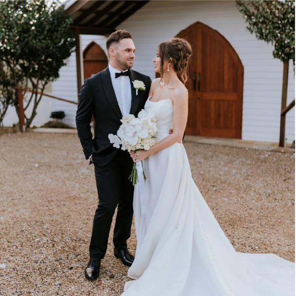 Emily & James - Summergrove Estate - Photographed by Kimberley Lee