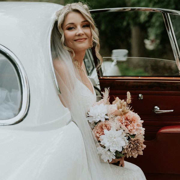 Kimberley with Jaguar  at Happs Winery photography by Shannon Stent Photography