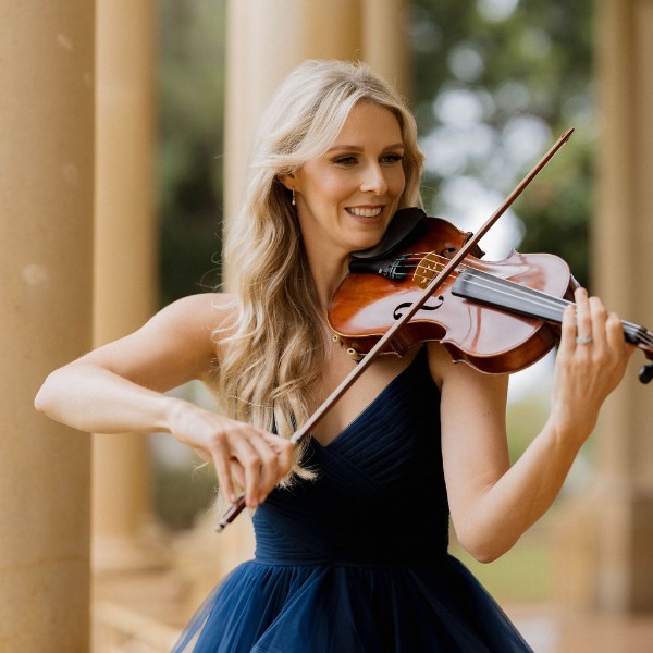 Lauren Bradnam Violinist - Kim Studio