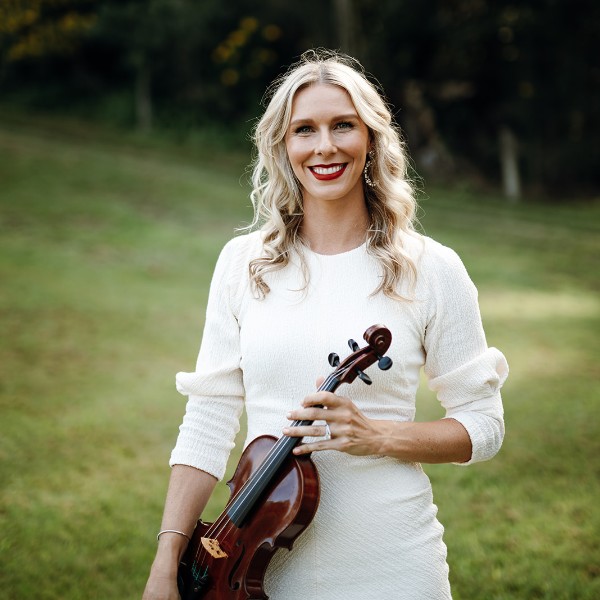 Lauren Bradnam Violinist - HollyK Portfolio