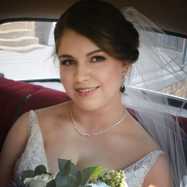 Nicole loved her natural makeup and elegant updo