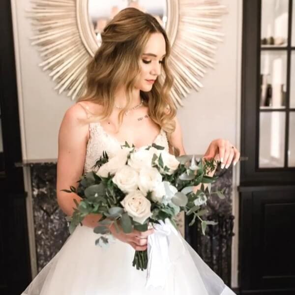 Oh wow! Look at our bride Carla!