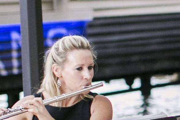 Performing at Mosmans Restaurant, by Photography by Emma Pointon.