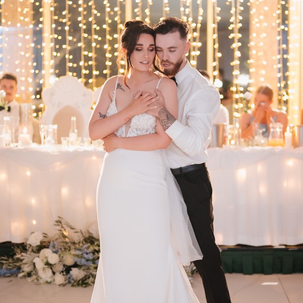 Frist Dance: Photo By Memento Collective