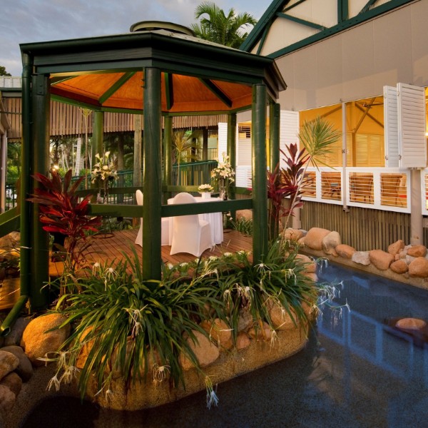 Mercure Townsville - Floating Island