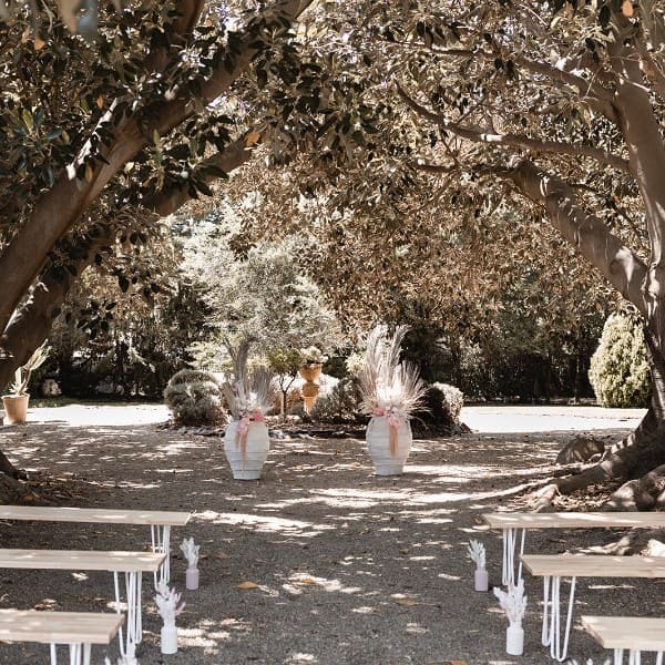 Ceremony hairpin benches