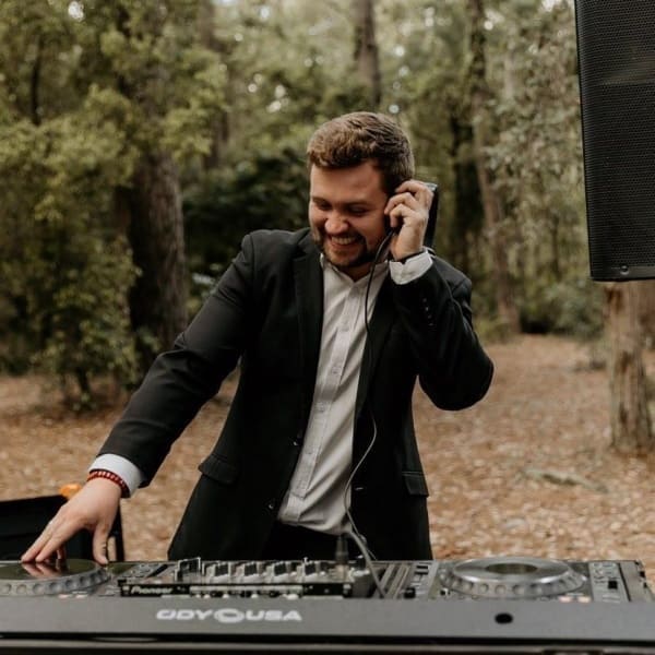 Central Coast Wedding Singer and Wedding Dj
