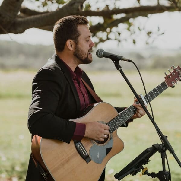 Central Coast Wedding Singer and Wedding Dj