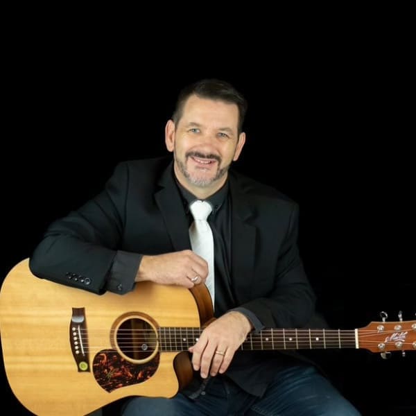 Nik Reeds - Musician