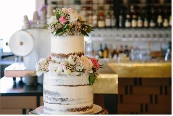 Beautiful semi naked Cake at Stillwater in Crittenden. Flowers by Tyabb Roses,  Photo credit Perla Photography