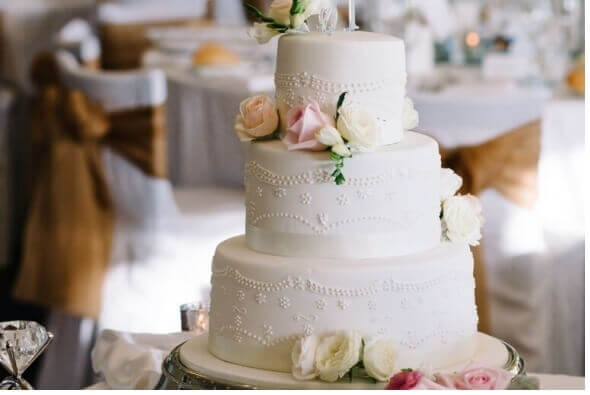 Simple, elegant and Classic. Photo credit to Michelle Pragt photograhy