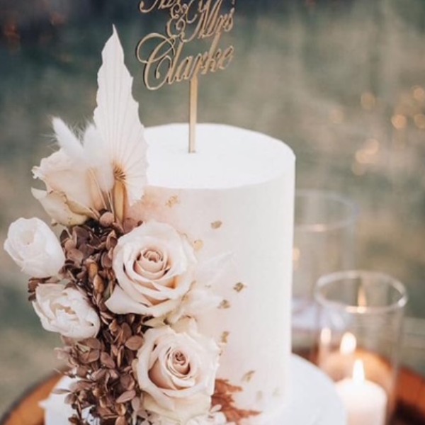 a double barrel size cake perfect for smaller weddings