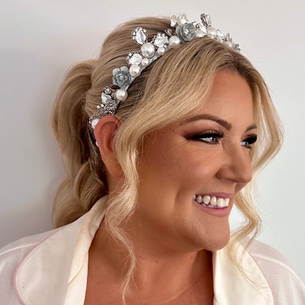 Stunning face framing