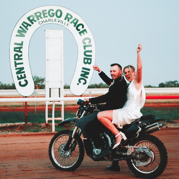 Courtney & Nick arrive in style to their epic Charleville wedding! Feat. Courtney's veil in the bike chain ✨