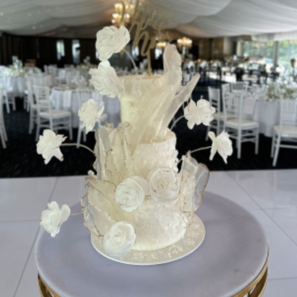Modern wedding cake