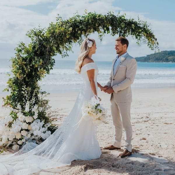 Noosa Beach Weddings