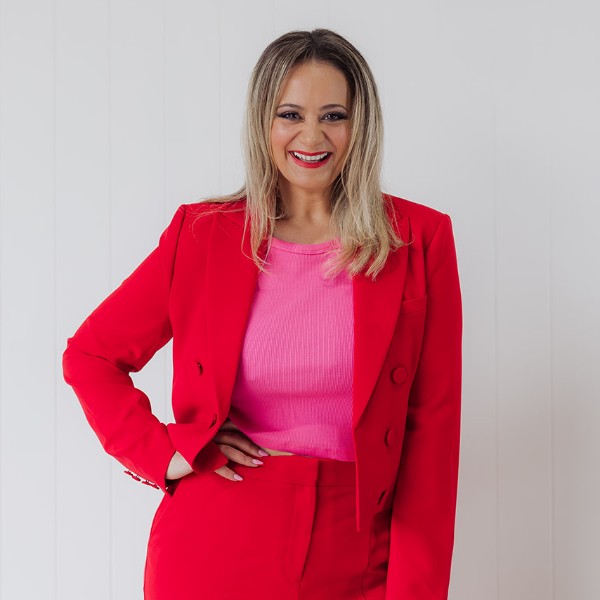 Tania Savelli: Wedding Music Consultant & Vocalist