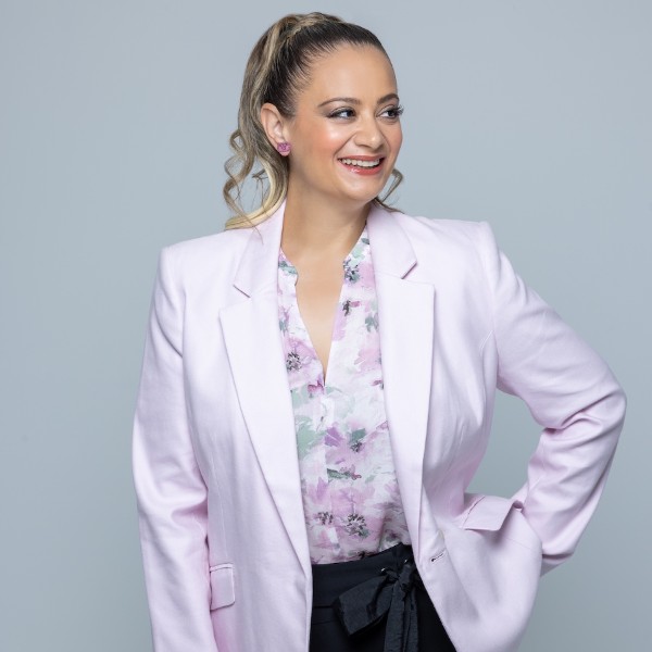 Tania Savelli | Adelaide Wedding Singer & Live Music