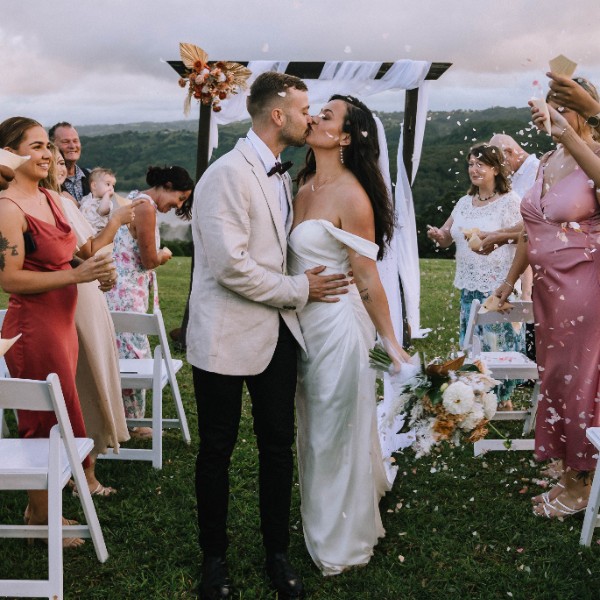 Alanah & Kyle Confetti Toss