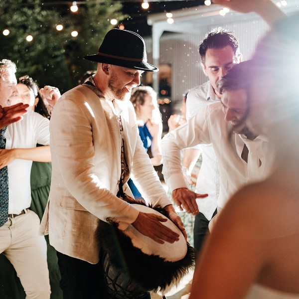 I love to bring that extra dancefloor energy :)