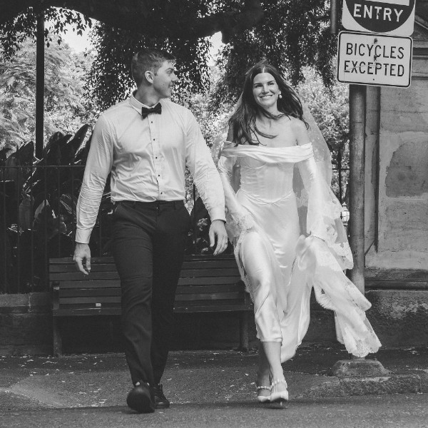 black-and-white-wedding-photo-old-money-aesthetic-candid-shot