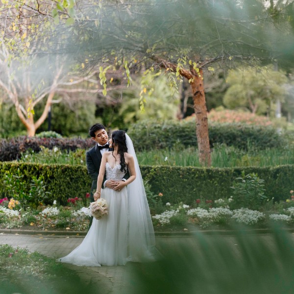 garden-wedding-photos-bride-and-groom