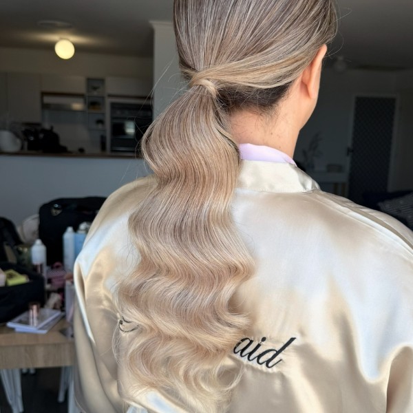 Glam wave pony