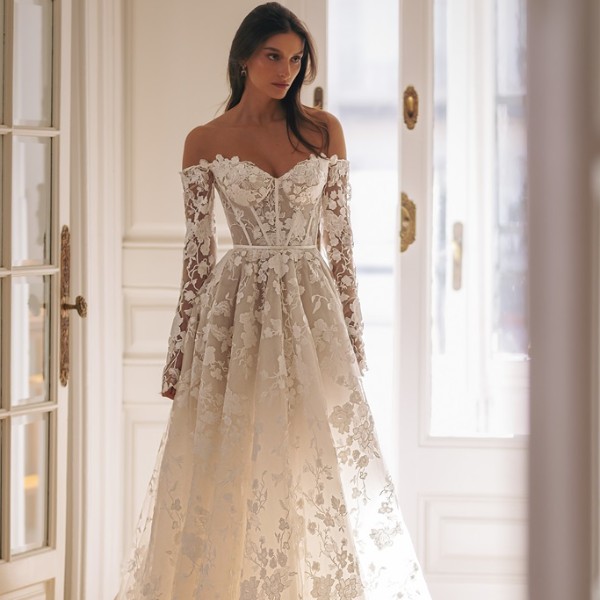 Katniss by WONA Concept