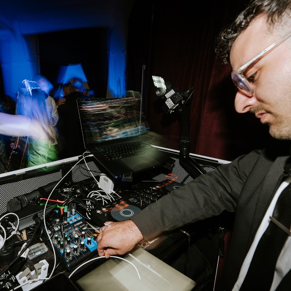 Wedding DJ Robertson